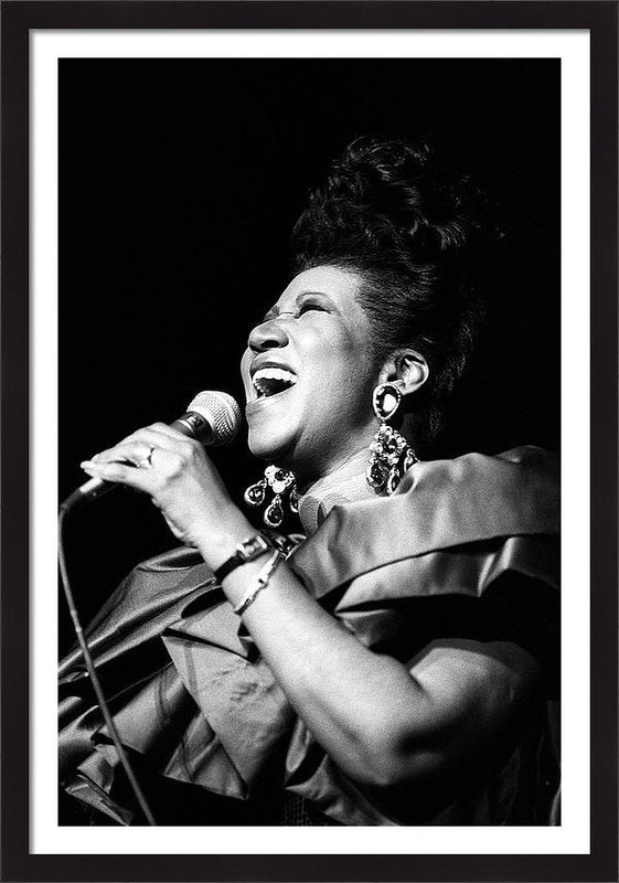 aretha-franklin-in-concert-framed-print