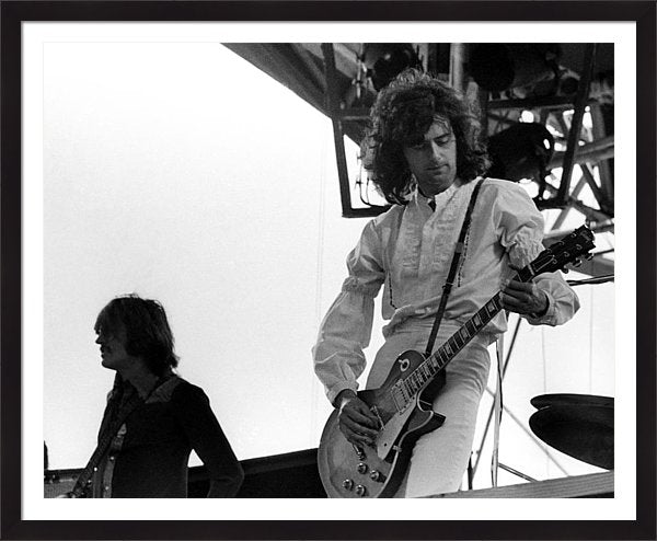 led-zeppelin-live-framed-print