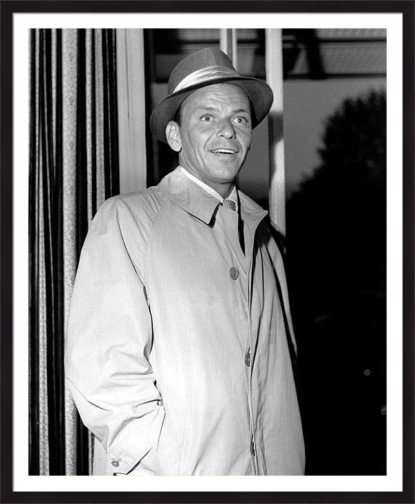 photo-of-frank-sinatra-framed-print